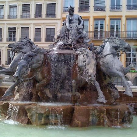 Appartement Place Des Terreaux 里昂 外观 照片
