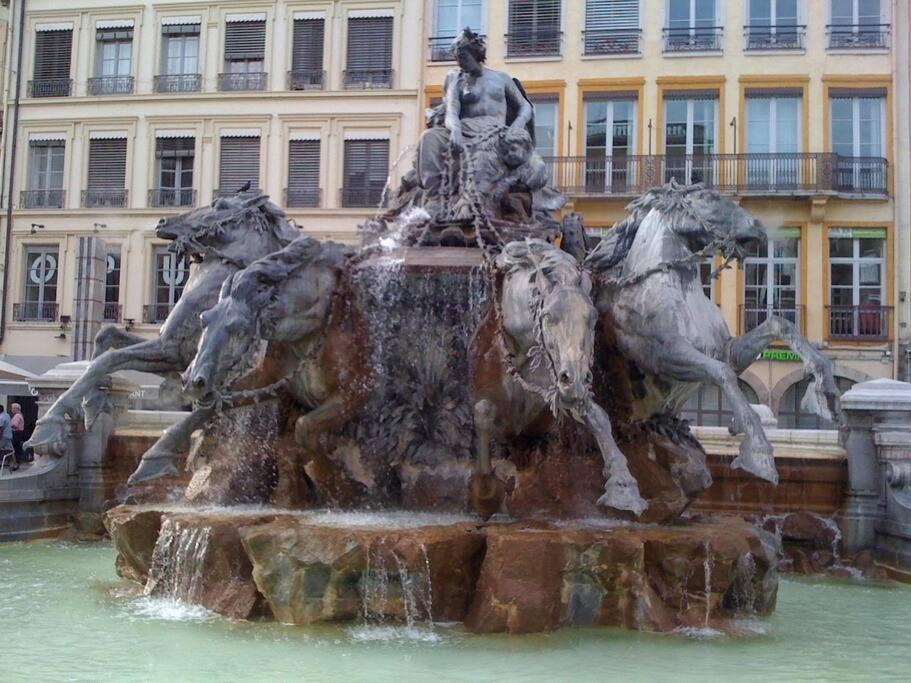 Appartement Place Des Terreaux 里昂 外观 照片